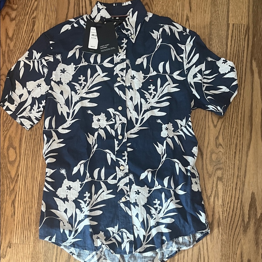 NWT Tommy Hilfiger Men’s linen button down
